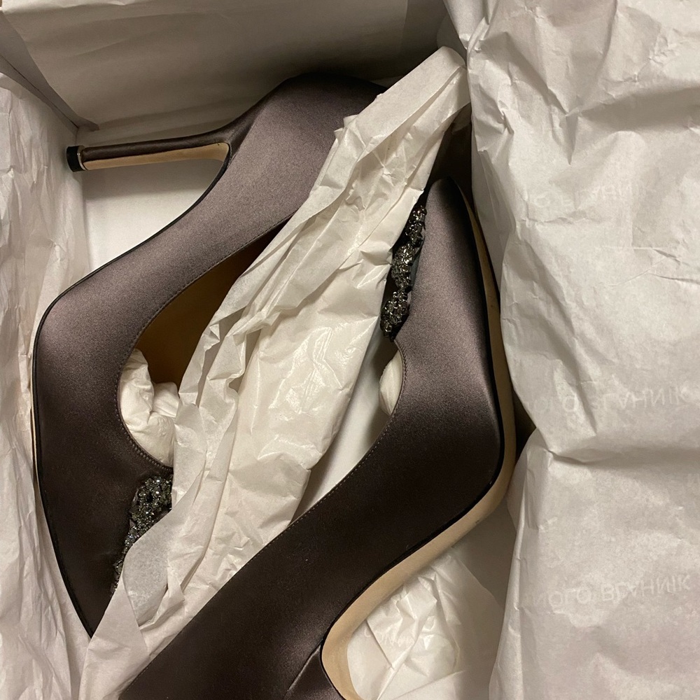 Manolo Blahnik Gray Heels Elegant Stiletto Design
